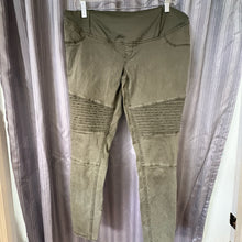 Load image into Gallery viewer, Isabel SIZE 2 Maternity Pants
