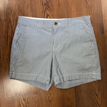 Load image into Gallery viewer, Old Navy SIZE 6 Women&#39;s Shorts
