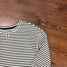 Load image into Gallery viewer, Lou &amp; Grey SIZE S Women&#39;s Shirt
