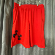 Load image into Gallery viewer, Under Armour SIZE XL Athletic Shorts Boy's
