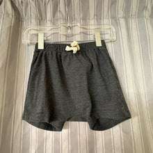 Load image into Gallery viewer, Old Navy SIZE 12-18 months Shorts Boy's
