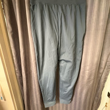 Load image into Gallery viewer, Under Armour SIZE XL Sweatpants Boy's
