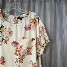 Load image into Gallery viewer, Buffalo SIZE M Women's Shirt
