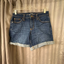 Load image into Gallery viewer, Universal Thread SIZE 00 Women's Shorts
