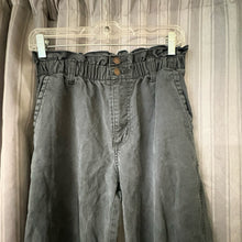 Load image into Gallery viewer, Universal Thread SIZE 2 Women's Pants
