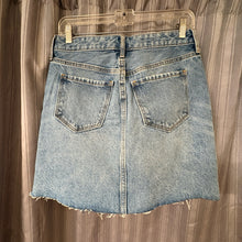 Load image into Gallery viewer, Old Navy SIZE 4 Women's Skirt
