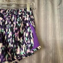 Load image into Gallery viewer, Nike SIZE S Women's Athletic Shorts
