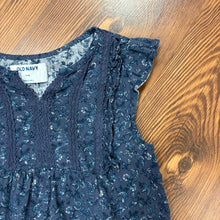 Load image into Gallery viewer, Old Navy SIZE M Shirt
