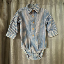 Load image into Gallery viewer, Osh Kosh SIZE 18 Months Onesie Boy's
