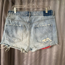 Load image into Gallery viewer, Garage SIZE 11 Junior's Shorts
