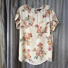 Load image into Gallery viewer, Buffalo SIZE M Women's Shirt
