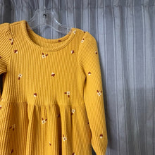 Load image into Gallery viewer, Cat &amp; Jack SIZE 2T Dress Girl's
