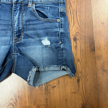 Load image into Gallery viewer, American Eagle SIZE 6 Junior&#39;s Shorts
