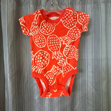 Load image into Gallery viewer, Carter's SIZE 3 Months Onesie Boy's
