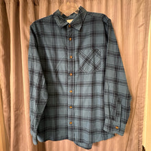 Load image into Gallery viewer, Northeast Outfitters SIZE M Men's Shirt
