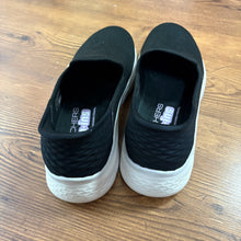 Load image into Gallery viewer, Skechers SIZE 9 Women's Sneakers

