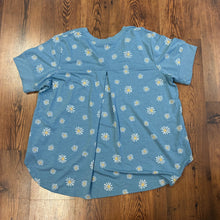 Load image into Gallery viewer, Jane and Delancey SIZE 2X Women's Shirt
