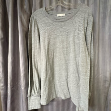 Load image into Gallery viewer, Treasure &amp; Bond SIZE XL Women's Shirt
