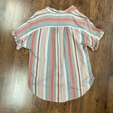 Load image into Gallery viewer, Universal Thread SIZE M Women&#39;s Shirt
