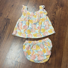 Load image into Gallery viewer, Carter's SIZE 6-9 Months Outfit
