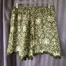 Load image into Gallery viewer, Kathy Ireland SIZE M Women's Shorts
