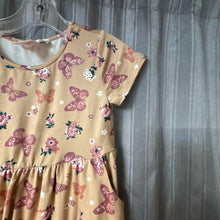 Load image into Gallery viewer, Emma &amp; Elsa SIZE 4 Dress Girl's
