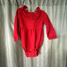 Load image into Gallery viewer, Carter's SIZE 18 Months Onesie
