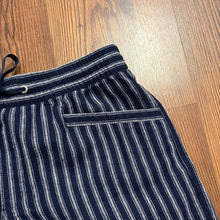 Load image into Gallery viewer, GAP SIZE M Women's Shorts
