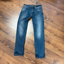 Load image into Gallery viewer, American Eagle SIZE 29 Men's Jeans
