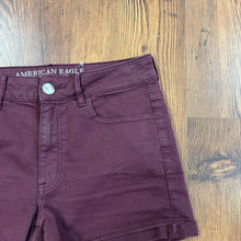 Load image into Gallery viewer, American Eagle SIZE 6 Junior&#39;s Shorts
