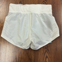 Load image into Gallery viewer, Under Armour SIZE XS Women&#39;s Athletic Shorts

