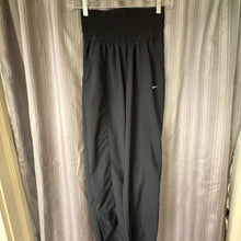 Load image into Gallery viewer, Nike SIZE XS Women's Athletic Pants
