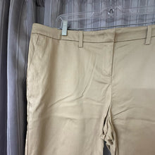 Load image into Gallery viewer, New York &amp; Co SIZE 16 Women's Shorts
