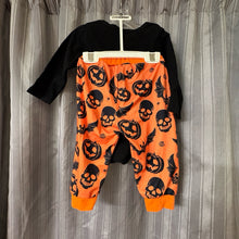 Load image into Gallery viewer, SIZE 9-12 months Outfit Boy's
