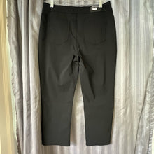 Load image into Gallery viewer, Mario Serrani SIZE L Women's Capri
