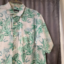 Load image into Gallery viewer, Van Heusen SIZE L Men's Shirt
