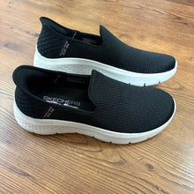 Load image into Gallery viewer, Skechers SIZE 9 Women's Sneakers
