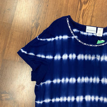 Load image into Gallery viewer, Alfred Dunner SIZE XL Women&#39;s Shirt
