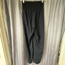Load image into Gallery viewer, Nike SIZE XS Women's Athletic Pants
