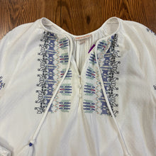 Load image into Gallery viewer, Knox Rose SIZE S Women&#39;s Shirt

