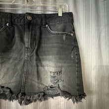 Load image into Gallery viewer, Free People SIZE 6 Women's Skirt
