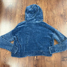 Load image into Gallery viewer, Aeropostale SIZE M Junior&#39;s Sweater
