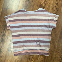 Load image into Gallery viewer, 89th &amp; Madison SIZE M Women&#39;s Shirt
