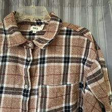 Load image into Gallery viewer, BKE SIZE M Women's Shirt
