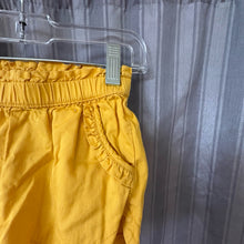 Load image into Gallery viewer, Genuine Kids SIZE 3T Shorts
