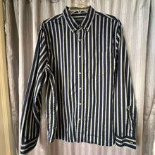 Load image into Gallery viewer, Banana Republic SIZE L Men's Shirt
