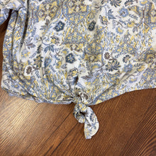 Load image into Gallery viewer, Skye's the limit SIZE L Women's Shirt
