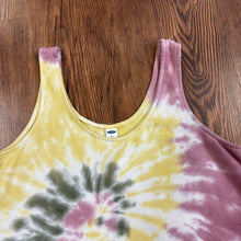Load image into Gallery viewer, Old Navy SIZE M Women&#39;s Tank
