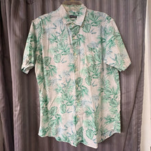 Load image into Gallery viewer, Van Heusen SIZE L Men's Shirt
