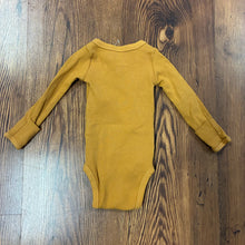 Load image into Gallery viewer, Simple Joys SIZE Newborn Onesie Boy's
